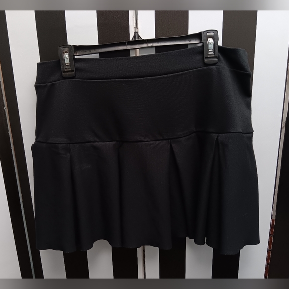 Urban Outfitters Dresses & Skirts - Urban outfitters pleated skirt